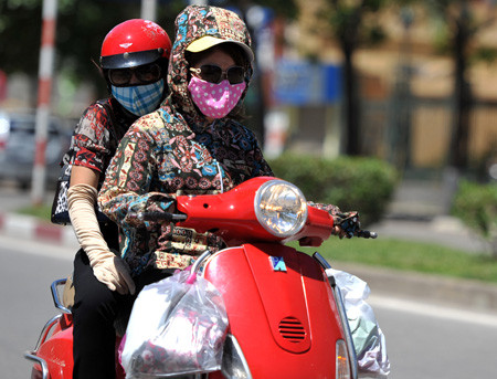 Hà Nội tiếp tục nắng nóng, miền Bắc có nơi nhiệt độ cao nhất đạt 38 độ C. (Ảnh VNE) Hà Nội tiếp tục nắng nóng, miền Bắc có nơi nhiệt độ cao nhất đạt 38 độ C. (Ảnh VNE)