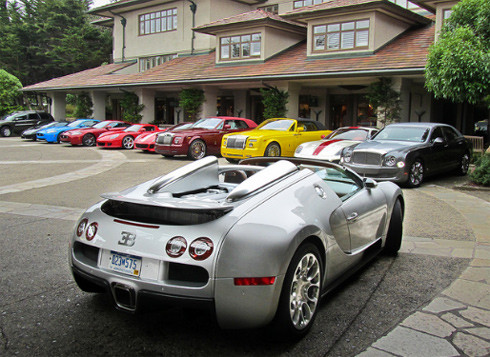 2Bugatti Veyron và những "người bạn". 2Bugatti Veyron và những "người bạn".