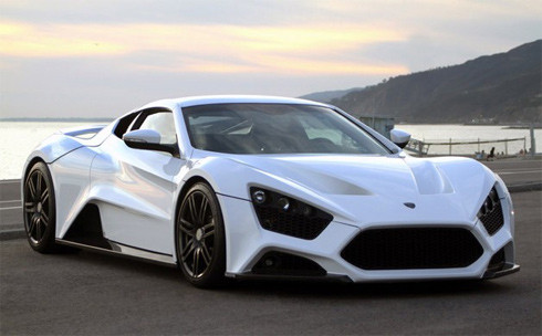 Zenvo ST1 2007 công suất 1.100 mã lực tại vòng tua 6.900 vòng/phút. Động cơ 7.0 V8 tăng áp và siêu nạp với 16 van. Mô-men xoắn cực đại 1.429 Nm tại vòng tua 4.500 vòng/phút. Thời gian tăng tốc từ 0 lên 100 km/h sau 3 giây. Tốc độ tối đa 375 km/h. Zenvo ST1 là siêu xe Đan Mạch và chỉ có 15 chiếc được sản xuất.