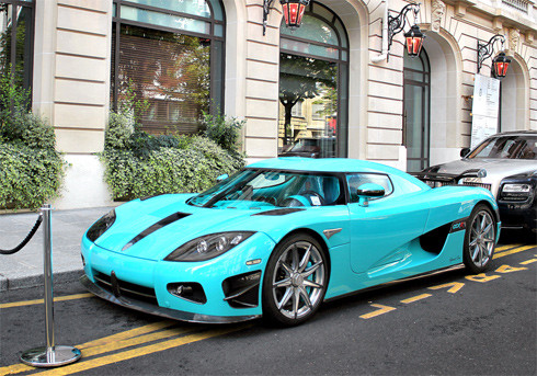 Koenigsegg CCXR 2008 công suất 1.004 mã lực tại vòng tua 6.900 vòng/phút. Động cơ 4.8 V8 tăng áp turbin kép với 32 van.