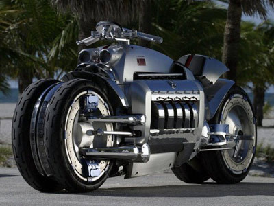 Đứng đầu trong danh sách 10 chiếc siêu mô tô nhanh nhất thế giới là Dodge Tomahawk, chiếc mô tô dựa trên động cơ 500 mã lực 4 bánh của chiếc Viper V-10 huyền thoại. Theo nhà sản xuất, Dodge có khả năng tăng tốc từ 0 km đến 80 km/h chỉ trong vòng 1,75 giây. Vận tốc tối đa của nó là một con số khủng khiếp: 560 km/h. Đứng đầu trong danh sách 10 chiếc siêu mô tô nhanh nhất thế giới là Dodge Tomahawk, chiếc mô tô dựa trên động cơ 500 mã lực 4 bánh của chiếc Viper V-10 huyền thoại. Theo nhà sản xuất, Dodge có khả năng tăng tốc từ 0 km đến 80 km/h chỉ trong vòng 1,75 giây. Vận tốc tối đa của nó là một con số khủng khiếp: 560 km/h.