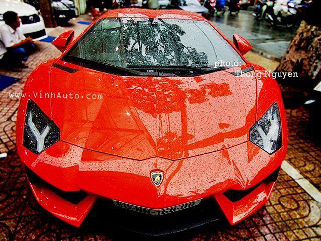 Siêu "bò" Lamborghini Aventador LP700-4 đã được lắp biển mới