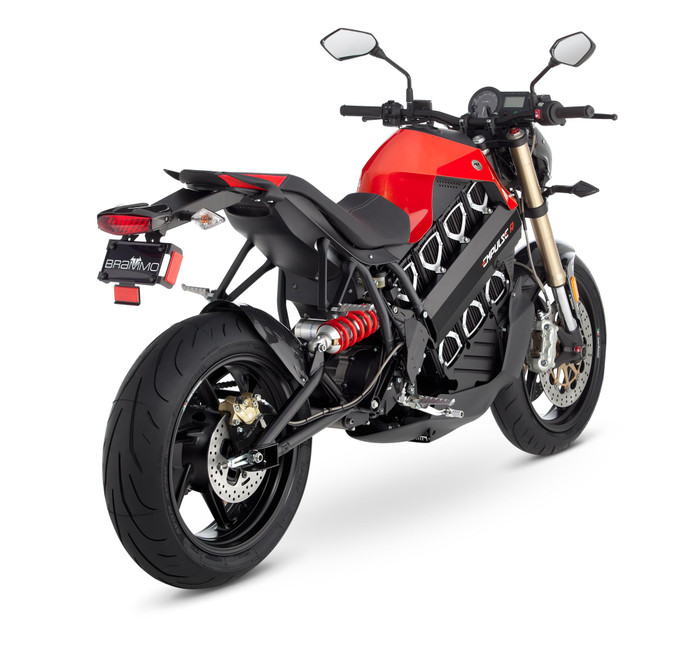 Cả hai mẫu xe này đều có phạm vi hoạt động là 195 km trong thành phố và 90 km trên xa lộ. Nếu vừa hoạt động trong thành phố và hoạt động trên xa lộ thì phạm vi hoạt động của xe là 124 km. Phạm vi hoạt động khác nhau này có thể là do hệ thống tái tạo năng lượng khi phanh.