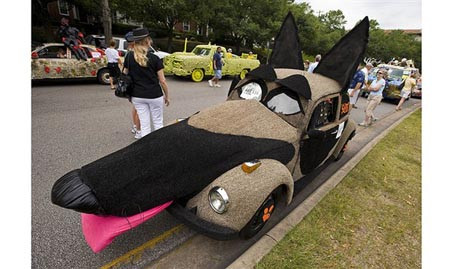 Tiếp theo là một số mẫu xe vừa kì quặc,vừa gây cười.