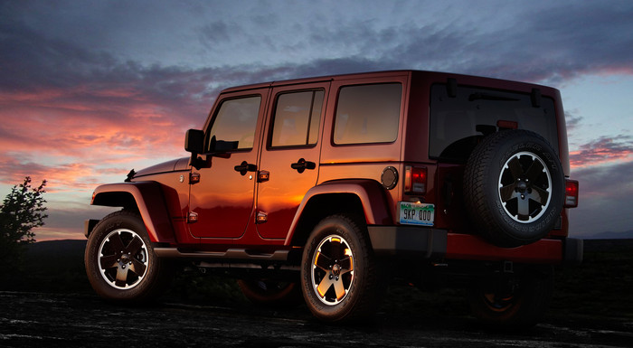 Jeep tiết lộ sẽ có khoảng 4500 chiếc Wrangler Unlimited Altitude được bán ra vào tháng năm tới với giá khoảng 33.740 USD. Jeep tiết lộ sẽ có khoảng 4500 chiếc Wrangler Unlimited Altitude được bán ra vào tháng năm tới với giá khoảng 33.740 USD.