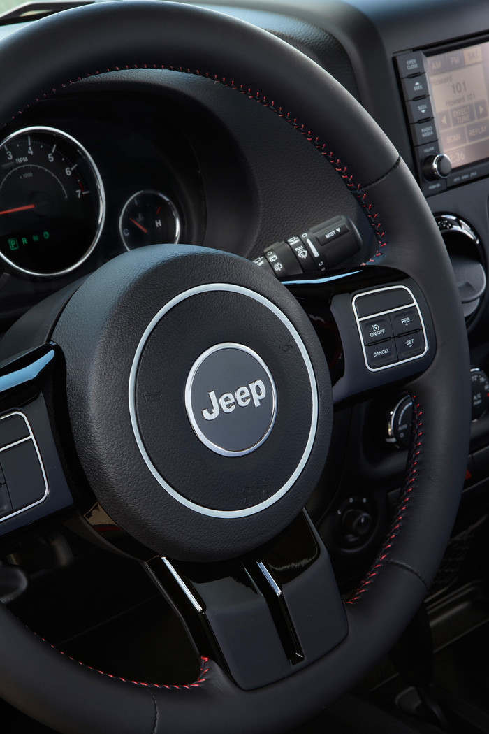 Về sức mạnh, Wrangler Unlimited Altitude sử dụng động cơ Pentastar V6 dung tích 3,6 lít cho công suất cực đại 285 mã lực và mô-men xoắn đạt 352Nm. Đáng chú ý là động cơ này đã đạt giải thưởng 10 Động cơ Tốt nhất của năm. Về sức mạnh, Wrangler Unlimited Altitude sử dụng động cơ Pentastar V6 dung tích 3,6 lít cho công suất cực đại 285 mã lực và mô-men xoắn đạt 352Nm. Đáng chú ý là động cơ này đã đạt giải thưởng 10 Động cơ Tốt nhất của năm.