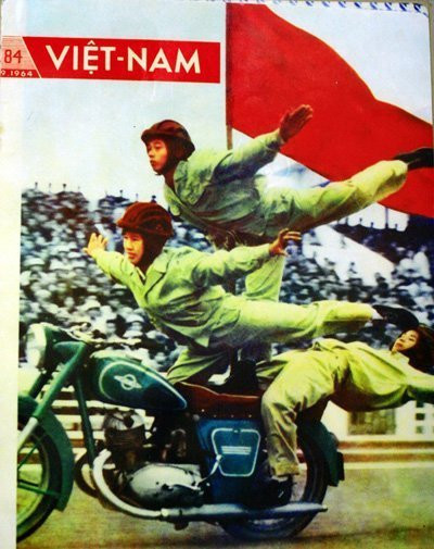 Với khẩu hiệu “Khỏe để xây dựng và bảo vệ Tổ quốc", câu lạc bộ mô tô Hà Nội xưa cùng nhiều câu lạc bộ thể thao khác được sáng lập ra để giúp người dân rèn luyện và nâng cao sức khỏe.