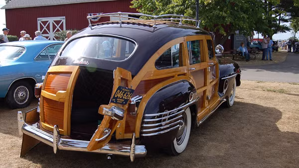 Chrysler Town & Country.