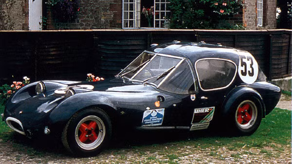 Là một mẫu xe có công suất không lớn, nhưng Marcos Xylon nhẹ và sở hữu hình dạng khí động tốt.