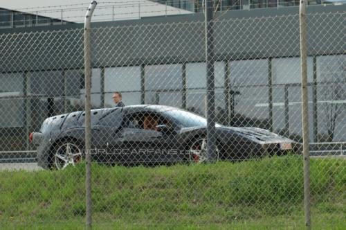 Năng lượng của pin sẽ được cung cấp bởi Sam Sung Electronic được Ferrari lắp ráp thành gói pin riêng.