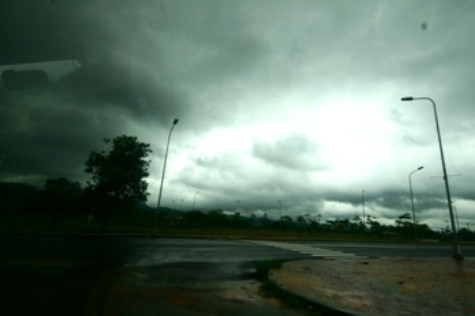 Hà Nội hôm nay tiếp tục có mưa rào và dông vào cuối ngày. (Ảnh NP)