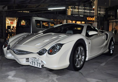Mitsuoka Orochi.