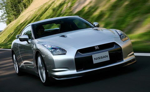 Nissan GT – R là siêu xe rẻ nhất trong danh sách top 10 xe đắt nhất thế giới này, nhưng chính nó đã mang lại thành công rực rỡ cho Nissan. Xe đã từng được Guiness ghi nhận là dòng xe 4 chỗ nhanh nhất thế giới vào năm 2009 và cũng được tạp chí MotorTrend của Mỹ bình chọn là "Xe của năm 2009". Nissan GT – R là siêu xe rẻ nhất trong danh sách top 10 xe đắt nhất thế giới này, nhưng chính nó đã mang lại thành công rực rỡ cho Nissan. Xe đã từng được Guiness ghi nhận là dòng xe 4 chỗ nhanh nhất thế giới vào năm 2009 và cũng được tạp chí MotorTrend của Mỹ bình chọn là "Xe của năm 2009".