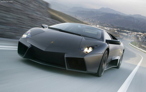 Bất cứ ai cũng khao khát được sở hữu một trong những model đắt nhất của thương hiệu xe sang này. Tuy nhiên, mỗi năm Lamborghini chỉ cho ra lò 20 chiếc Reventon. Điều này khiến Reventon luôn nằm trong danh sách những xe bị “cháy hàng” và “sốt xình xịch” trên toàn thế giới. Bất cứ ai cũng khao khát được sở hữu một trong những model đắt nhất của thương hiệu xe sang này. Tuy nhiên, mỗi năm Lamborghini chỉ cho ra lò 20 chiếc Reventon. Điều này khiến Reventon luôn nằm trong danh sách những xe bị “cháy hàng” và “sốt xình xịch” trên toàn thế giới.