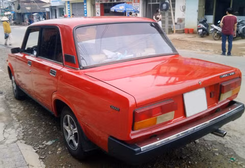 Lada là thương hiệu mà AvtoVAZ xuất khẩu. Trong đó có dòng Riva với các phiên bản như Riva 2104 (station wagon), 2102 (sedan) và 2107 (sedan cỡ lớn).