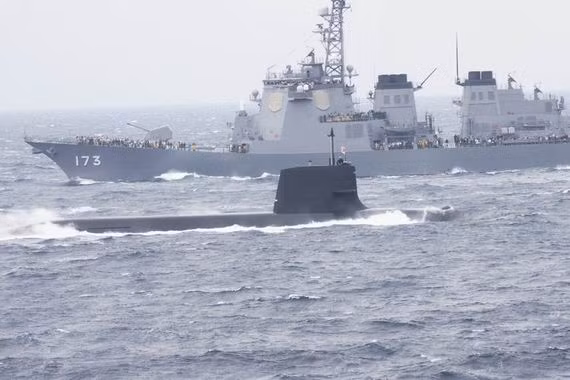 Tàu khu trục Aegis lớp Diamond và tàu ngầm Black Dragon của Hải quân Nhật Bản