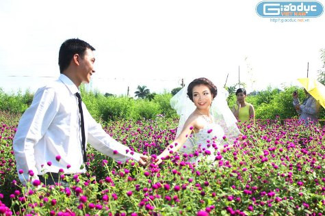 Nhiều cặp vợ chồng sắp cưới cũng tìm về đây chụp ảnh cưới. Nhiều cặp vợ chồng sắp cưới cũng tìm về đây chụp ảnh cưới.