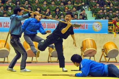 Dùng vũ khí của tội phạm để đánh lại chúng.