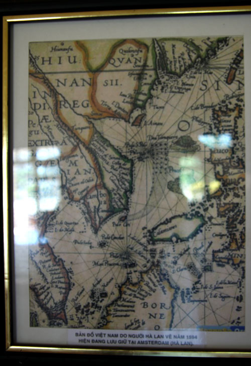 Các bản đồ về Việt Nam do các nước và do chính Trung Quốc (1910) vẽ đều không thể hiện chủ quyền hai quần đảo Hoàng Sa và Trường Sa thuộc về Trung Quốc mà ngược lại, tất cả đều thể hiện chủ quyền ấy thuộc về Việt Nam.