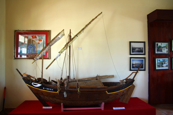 Thời gian thuận tiện nhất cho các đội Hoàng Sa đi biển là 6 tháng (từ tháng 3 tới tháng 8 hằng năm). Những năm tháng đó, do phương tiện còn khó khăn, thô sơ. Đội Hoàng Sa, Bắc Hải phải tự trang bị tàu thuyền, đặc tính như những ngư dân nhưng lại mang trọng trách thiêng liêng "bảo vệ chủ quyền" các vùng đảo giữa biển Đông của tổ quốc.