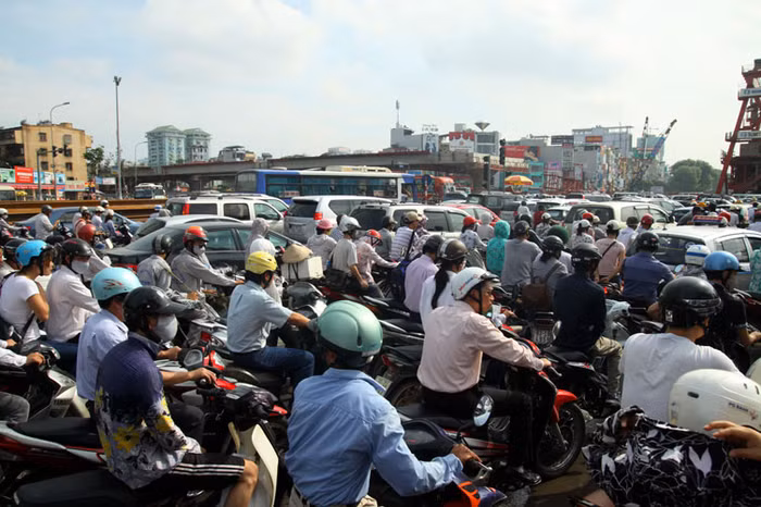 Điểm ngã tư Khuất Duy Tiến - Nguyễn Trãi ùn tắc trong nhiều giờ đồng hồ.