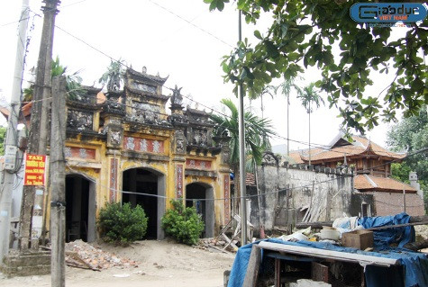 Cụm di tích lịch sử đền chùa Chi Đông - nơi đươc coi là linh thiêng hay có rắn bò ra. Cụm di tích lịch sử đền chùa Chi Đông - nơi đươc coi là linh thiêng hay có rắn bò ra.