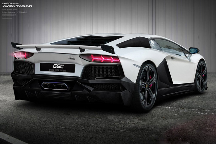 Hãng độ Đức cũng cung cấp khá nhiều chi tiết thay đổi được làm từ sợi carbon: cản trước, cản sau, cánh lướt gió phía sau và mui xe mới.