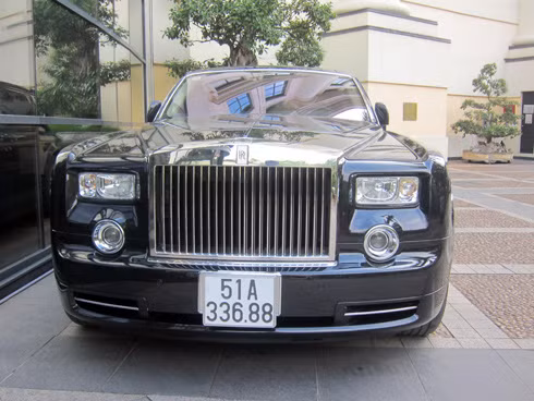Đây là một chiếc Phantom phiên bản rồng cực hiếm, trên thế giới chỉ có đúng 33 chiếc.