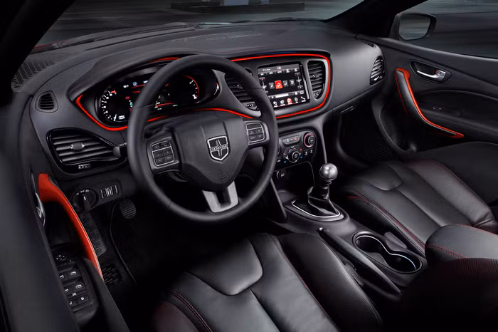 Dodge Dart giá 21.485 USD. Dodge Dart giá 21.485 USD.