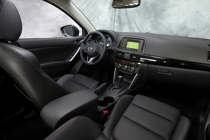 Mazda CX-5 giá 30.415 USD. Mazda CX-5 giá 30.415 USD.