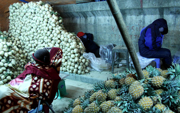 Đủ tư thế, góc nằm, ngồi ngủ.