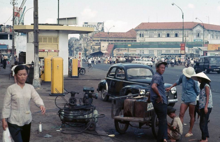 Nơi giao cắt giữa hai phố Lê Văn Duyệt và Hồng Thập Tự. XEM THÊM =>> Hình ảnh Việt Nam CHÙM ẢNH: TRƯỜNG SA - MỘT PHẦN CỦA TỔ QUỐC CHÙM ẢNH: BỘ ẢNH CỰC HIẾM TOÀN CẢNH TRƯỜNG SA TỪ TRỰC THĂNG AI CHƯA ĐẾN TRƯỜNG SA, CẦN XEM 31 TẤM HÌNH NÀY CÔNG BỐ NHỮNG HÌNH ẢNH "KHÔNG THỂ KÌM NỔI" VỀ TRƯỜNG SA Nơi giao cắt giữa hai phố Lê Văn Duyệt và Hồng Thập Tự. XEM THÊM =>> Hình ảnh Việt Nam CHÙM ẢNH: TRƯỜNG SA - MỘT PHẦN CỦA TỔ QUỐC CHÙM ẢNH: BỘ ẢNH CỰC HIẾM TOÀN CẢNH TRƯỜNG SA TỪ TRỰC THĂNG AI CHƯA ĐẾN TRƯỜNG SA, CẦN XEM 31 TẤM HÌNH NÀY CÔNG BỐ NHỮNG HÌNH ẢNH "KHÔNG THỂ KÌM NỔI" VỀ TRƯỜNG SA