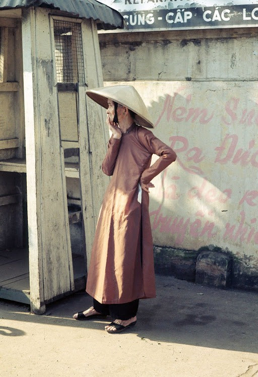 Một cụ bà trên phố. XEM THÊM =>> Hình ảnh Việt Nam CHÙM ẢNH: TRƯỜNG SA - MỘT PHẦN CỦA TỔ QUỐC CHÙM ẢNH: BỘ ẢNH CỰC HIẾM TOÀN CẢNH TRƯỜNG SA TỪ TRỰC THĂNG AI CHƯA ĐẾN TRƯỜNG SA, CẦN XEM 31 TẤM HÌNH NÀY CÔNG BỐ NHỮNG HÌNH ẢNH "KHÔNG THỂ KÌM NỔI" VỀ TRƯỜNG SA Một cụ bà trên phố. XEM THÊM =>> Hình ảnh Việt Nam CHÙM ẢNH: TRƯỜNG SA - MỘT PHẦN CỦA TỔ QUỐC CHÙM ẢNH: BỘ ẢNH CỰC HIẾM TOÀN CẢNH TRƯỜNG SA TỪ TRỰC THĂNG AI CHƯA ĐẾN TRƯỜNG SA, CẦN XEM 31 TẤM HÌNH NÀY CÔNG BỐ NHỮNG HÌNH ẢNH "KHÔNG THỂ KÌM NỔI" VỀ TRƯỜNG SA
