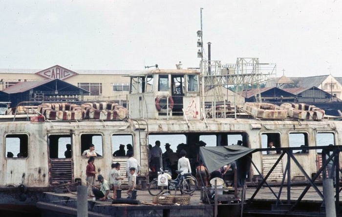 Chuyến phà qua sông Sài Gòn. XEM THÊM =>> Hình ảnh Việt Nam CHÙM ẢNH: TRƯỜNG SA - MỘT PHẦN CỦA TỔ QUỐC CHÙM ẢNH: BỘ ẢNH CỰC HIẾM TOÀN CẢNH TRƯỜNG SA TỪ TRỰC THĂNG AI CHƯA ĐẾN TRƯỜNG SA, CẦN XEM 31 TẤM HÌNH NÀY CÔNG BỐ NHỮNG HÌNH ẢNH "KHÔNG THỂ KÌM NỔI" VỀ TRƯỜNG SA Chuyến phà qua sông Sài Gòn. XEM THÊM =>> Hình ảnh Việt Nam CHÙM ẢNH: TRƯỜNG SA - MỘT PHẦN CỦA TỔ QUỐC CHÙM ẢNH: BỘ ẢNH CỰC HIẾM TOÀN CẢNH TRƯỜNG SA TỪ TRỰC THĂNG AI CHƯA ĐẾN TRƯỜNG SA, CẦN XEM 31 TẤM HÌNH NÀY CÔNG BỐ NHỮNG HÌNH ẢNH "KHÔNG THỂ KÌM NỔI" VỀ TRƯỜNG SA