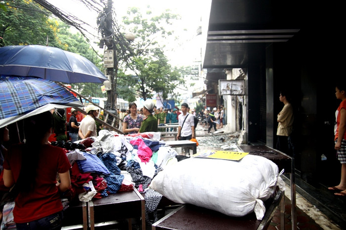 Những gì còn sót lại sau đám cháy Những gì còn sót lại sau đám cháy