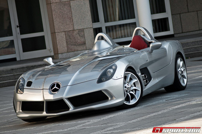 Mẫu xe này được sản xuất giới hạn với số lượng 75 chiếc, siêu xe hai chỗ này được lấy cảm hứng từ 300 SLR cổ điển - chiếc xe đã dành chiến thắng trong cuộc đua Mille Miglia năm 1955.