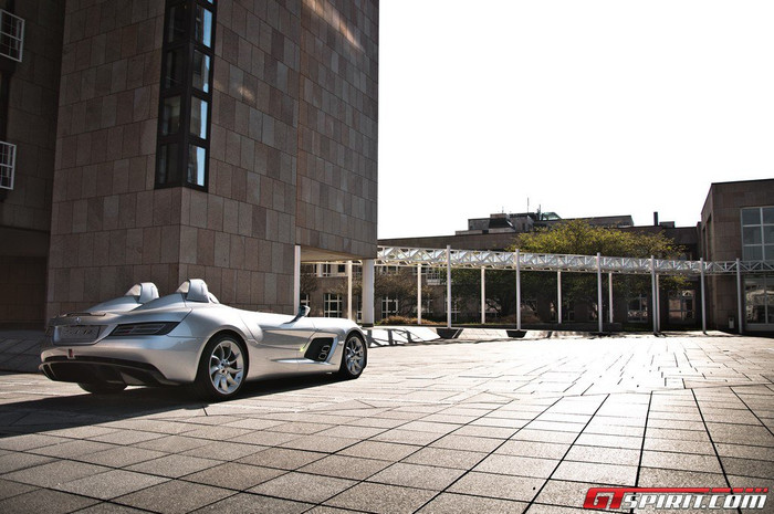 Tiếp tục chiêm ngưỡng những hình ảnh đẹp long lanh của Stirling Moss.