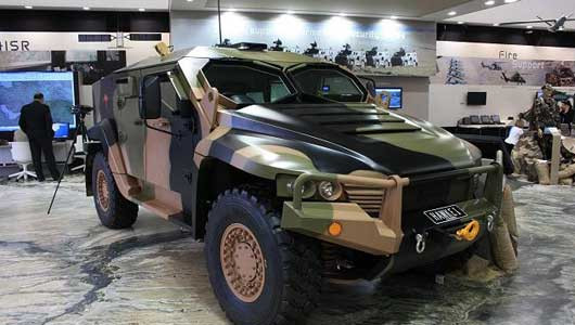 Chiếc xe bọc thép đa dụng hạng nhẹ cơ động cao Hawkei tới từ xứ sở “Kangaroo” Australia, được trang bị động cơ diesle Steyr M16 có tua bin tăng áp, hộp số tự động 6 cấp. Chiếc xe bọc thép đa dụng hạng nhẹ cơ động cao Hawkei tới từ xứ sở “Kangaroo” Australia, được trang bị động cơ diesle Steyr M16 có tua bin tăng áp, hộp số tự động 6 cấp.