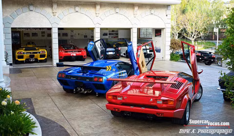 Được biết gara với toàn siêu xe này nằm ở bang California, nổi tiếng bởi bộ sưu tập với toàn những mẫu xe tên tuổi mà biết bao người yêu xe đang thầm mơ ước được sở hữu. Những chiếc xe có trong gara này đều là những siêu xe thuộc những hãng nổi tiếng thế giới.