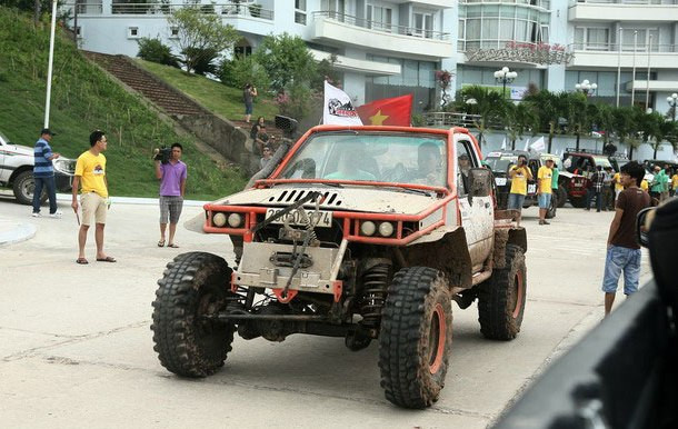 Những chiếc xe tham gia cuộc thi đều có thể thay đổi kết cấu và động cơ xe. Những chiếc xe tham gia cuộc thi đều có thể thay đổi kết cấu và động cơ xe.