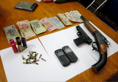 Tang vật do hai đối tượng bị bắt tại cơ quan CA.