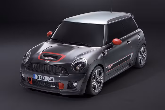 Bên cạnh đó thì Mini cũng đã nâng cấp cho John Cooper Works GP 2013 một số điểm như hệ thống treo thể thao có thể điều chỉnh, Bên cạnh đó thì Mini cũng đã nâng cấp cho John Cooper Works GP 2013 một số điểm như hệ thống treo thể thao có thể điều chỉnh,