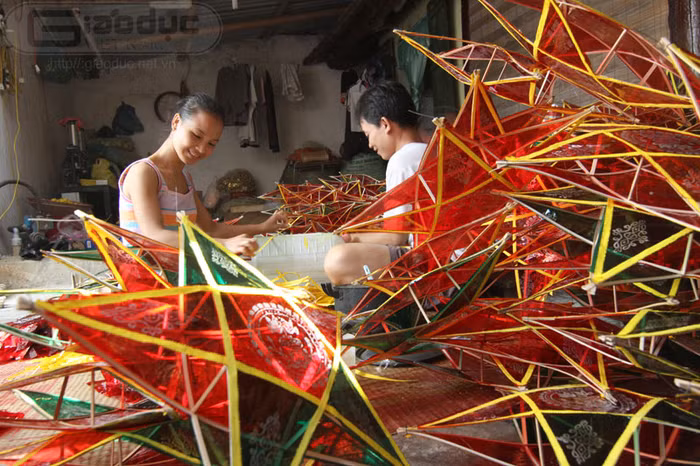 Màu được pha trộn từ Báo Đáp luôn đa dạng, tươi mầu và rực rỡ không ở đâu có được. Màu được pha trộn từ Báo Đáp luôn đa dạng, tươi mầu và rực rỡ không ở đâu có được.