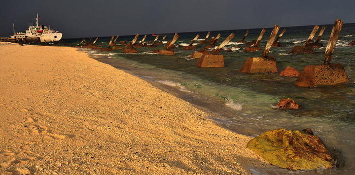 "Bờ biển trong chiều vắng" "Bờ biển trong chiều vắng"