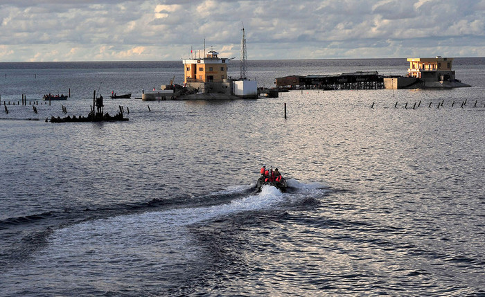 "Xuôi ngược vào ra" "Xuôi ngược vào ra"
