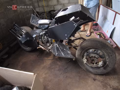 Siêu mô tô Batman "made in Vietnam" xuất hiện vào khoảng giữa tháng 7 khiến các diễn đàn về ô tô- xe máy một phen dậy sóng.