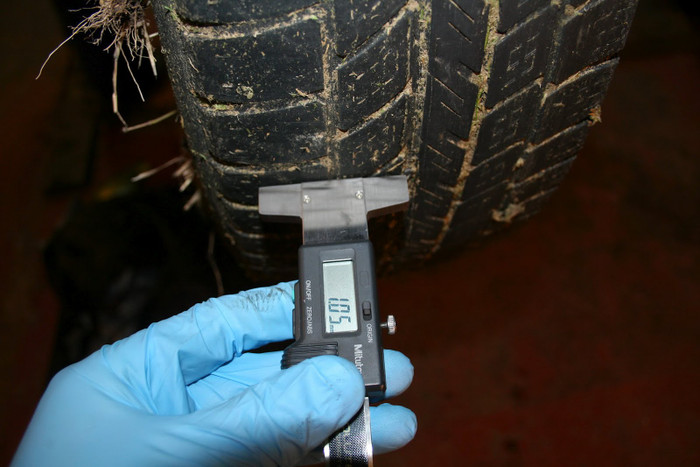 Lốp xe bị mòn là nguyên nhân chính của vụ tai nạn là kết luận của cảnh sát sau khi điều tra.