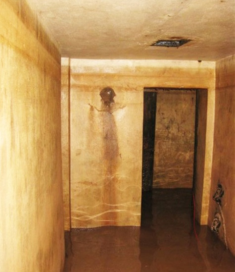 Bên trong hầm trú ẩn vừa được phát hiện Bên trong hầm trú ẩn vừa được phát hiện