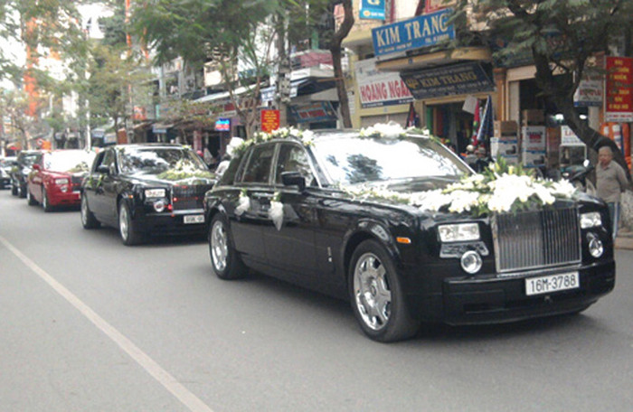 Dàn Phantom chạy trên đường phố Hải Phòng