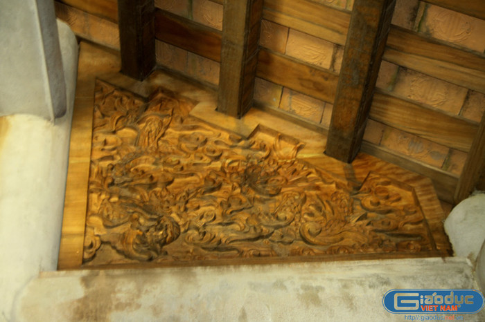 Lý do được đưa ông Nguyễn Văn Quang - PCT UBND thị trấn Chi Đông đưa ra nhằm lý giải cho việc làm cột bê-tông là vì thiếu vốn. Lý do được đưa ông Nguyễn Văn Quang - PCT UBND thị trấn Chi Đông đưa ra nhằm lý giải cho việc làm cột bê-tông là vì thiếu vốn.